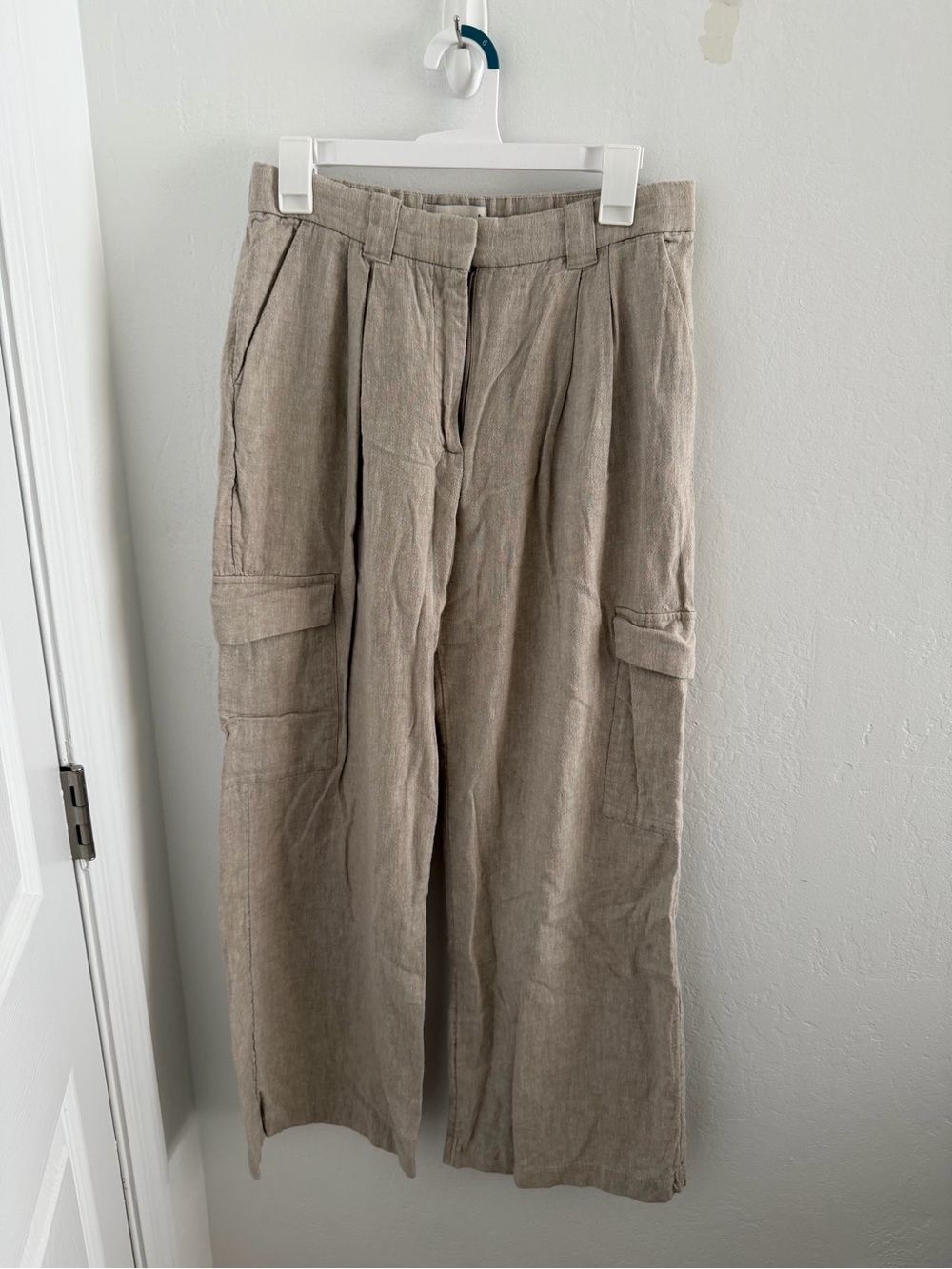 Abercrombie & Fitch Taupe Cargo Wide-Leg Pants